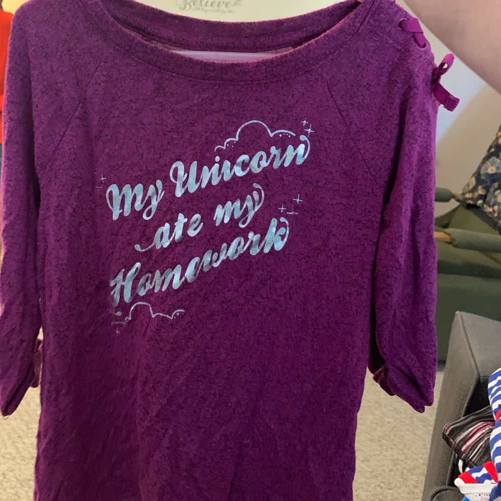 Cute fuschia colored 3/4 sleeved girls top size 7